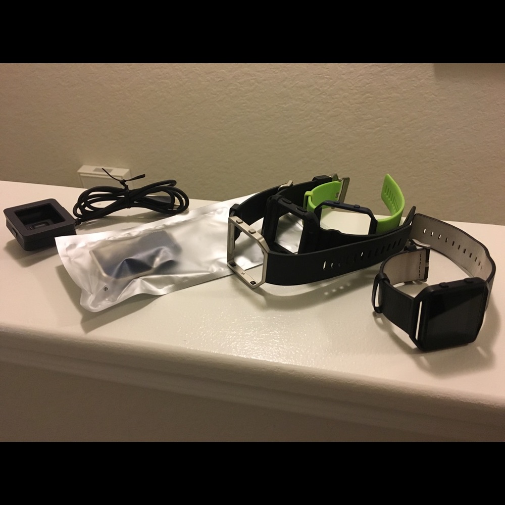 ⚡️Fitbit Blaze with Accessories⚡️